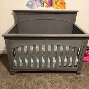 Evolur 5 in 1 baby bed